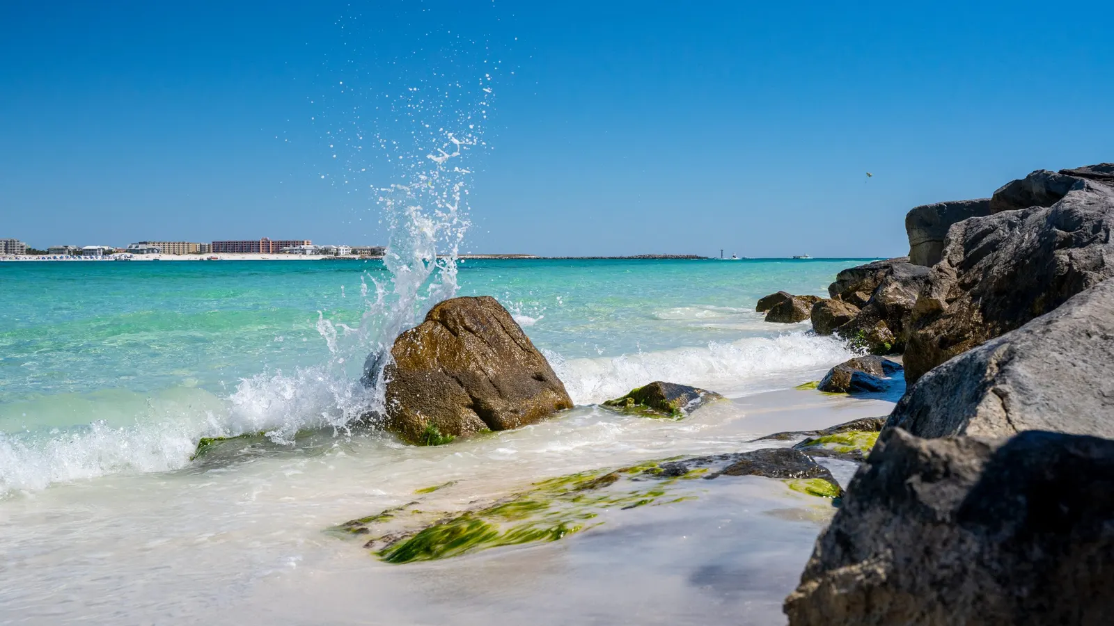 Coastal setting and turquoise water